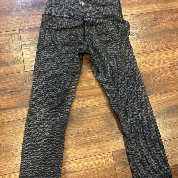 Lululemon leggings - Picture 2 of 5